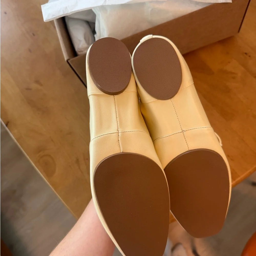 NEW in box Reformation Marie Lace-Up Oxfords in Cream Puff - Picture 5 of 6